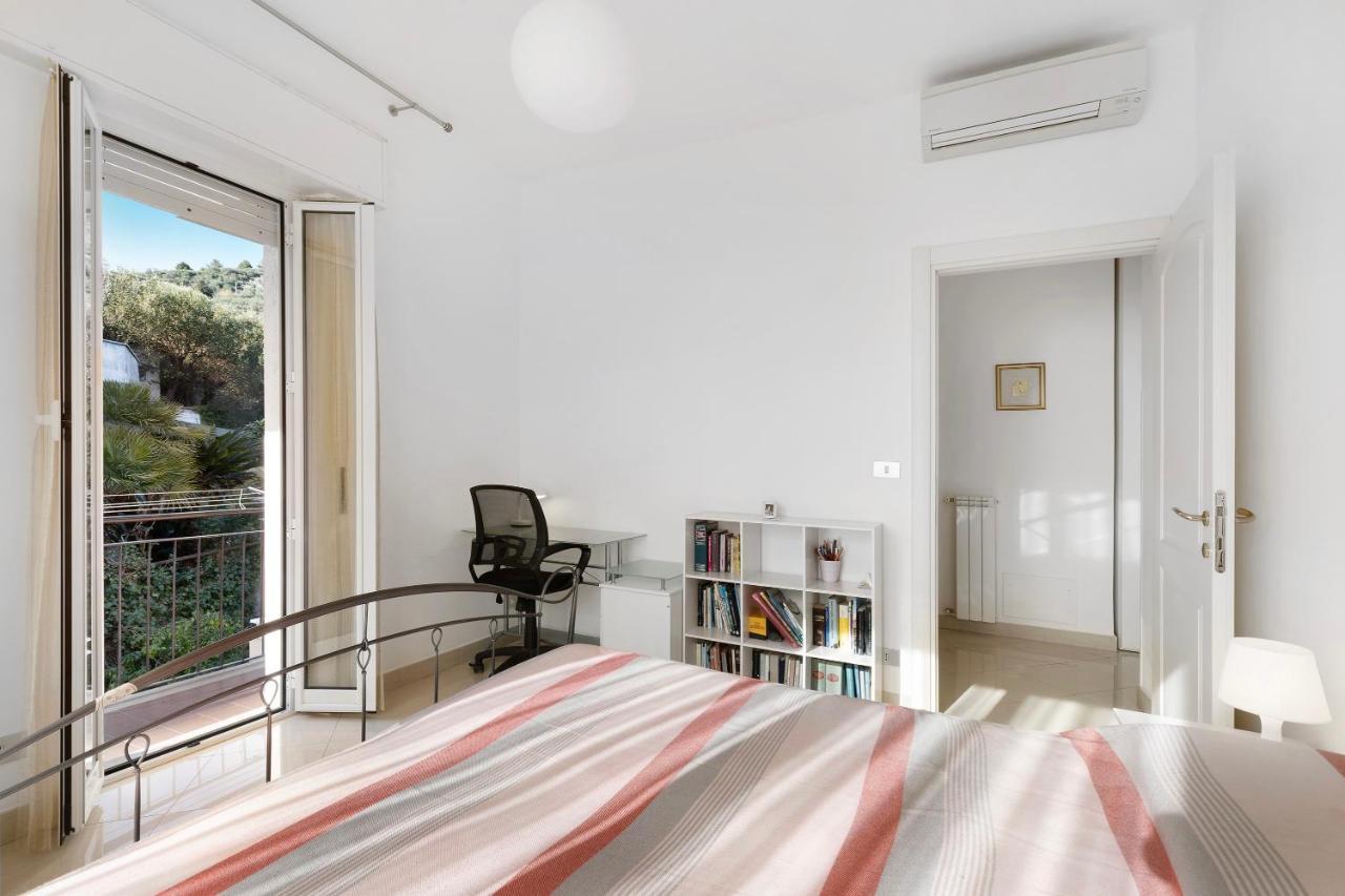 Appartement Attico Cielo E Mare à Spotorno Extérieur photo